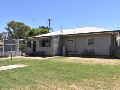 11 Cheney Road, Parkes