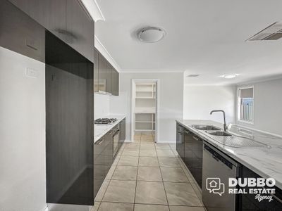 27 Argyle Avenue, Dubbo