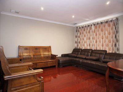 10 Granada Loop, Canning Vale