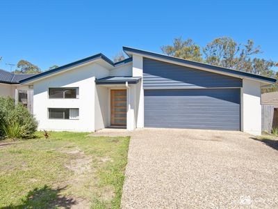 4 Somerset Terrace, Holmview