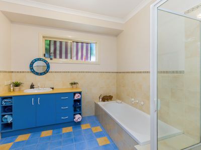 5 Sunrise Court, Strathdale