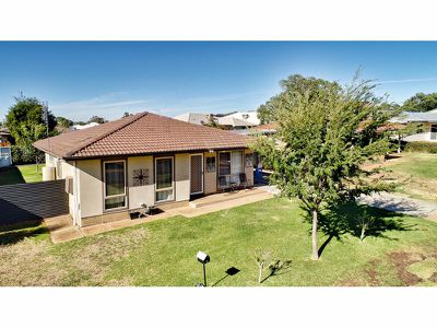 18 Salter Drive, Dubbo