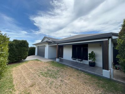 33 Douglas Crescent, Rural View