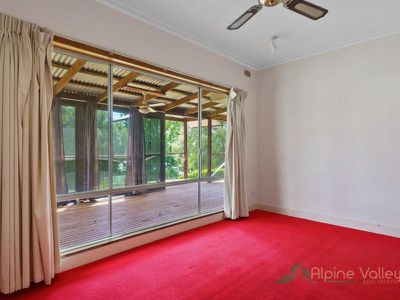 18 Mountain Avenue, Mount Beauty