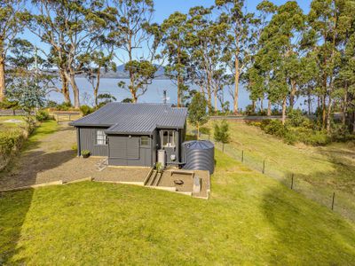 4946 Channel Highway, Gordon
