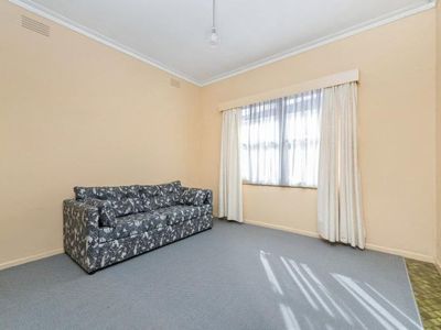 422 Main Road West, St Albans