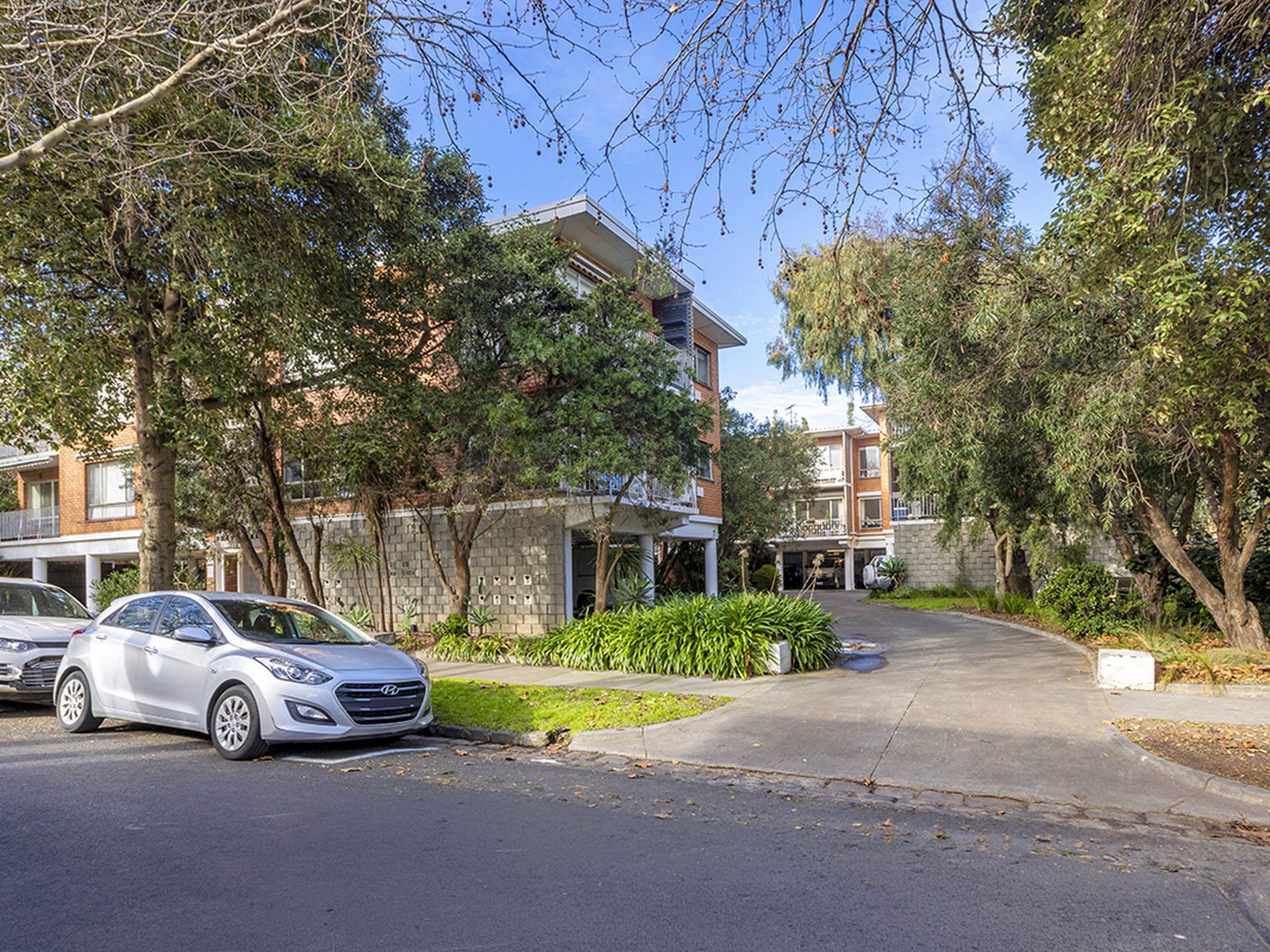 15 / 21-23 Tiuna Grove, Elwood