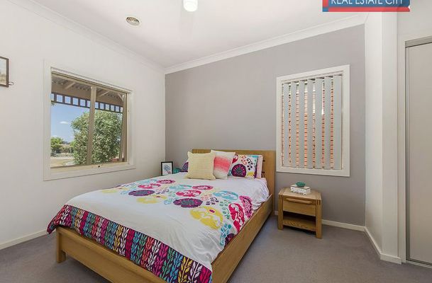 84 Hamilton Hume Parade, Craigieburn