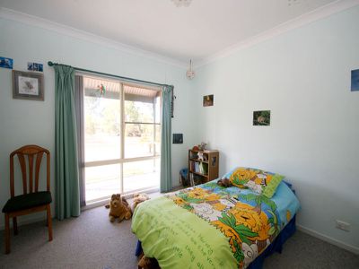 25 CARLYON AVE, Gunnedah