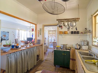 101 Limpus Street, Urangan