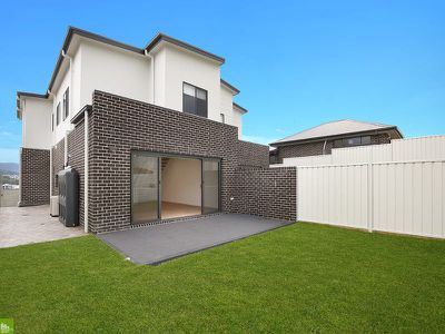 10 Araluen Terrace, Tullimbar