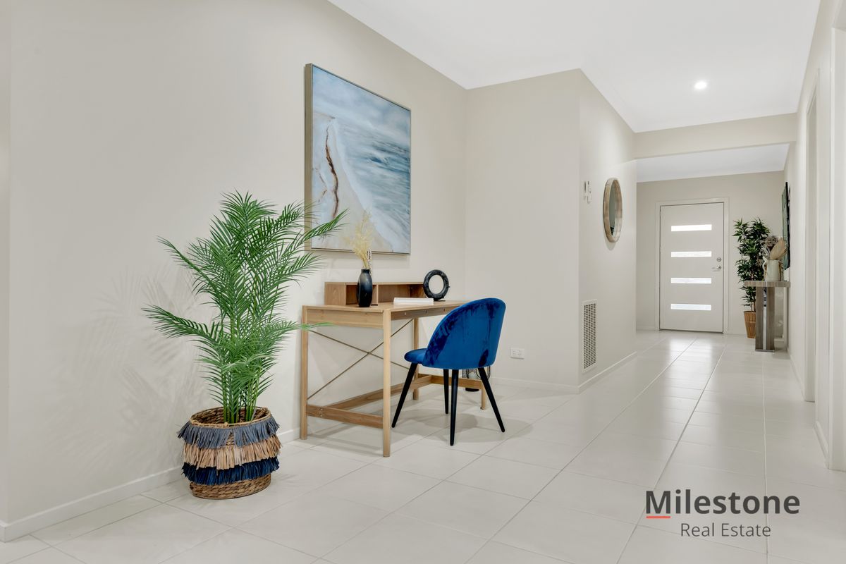 6 Galileo Way, Cranbourne West