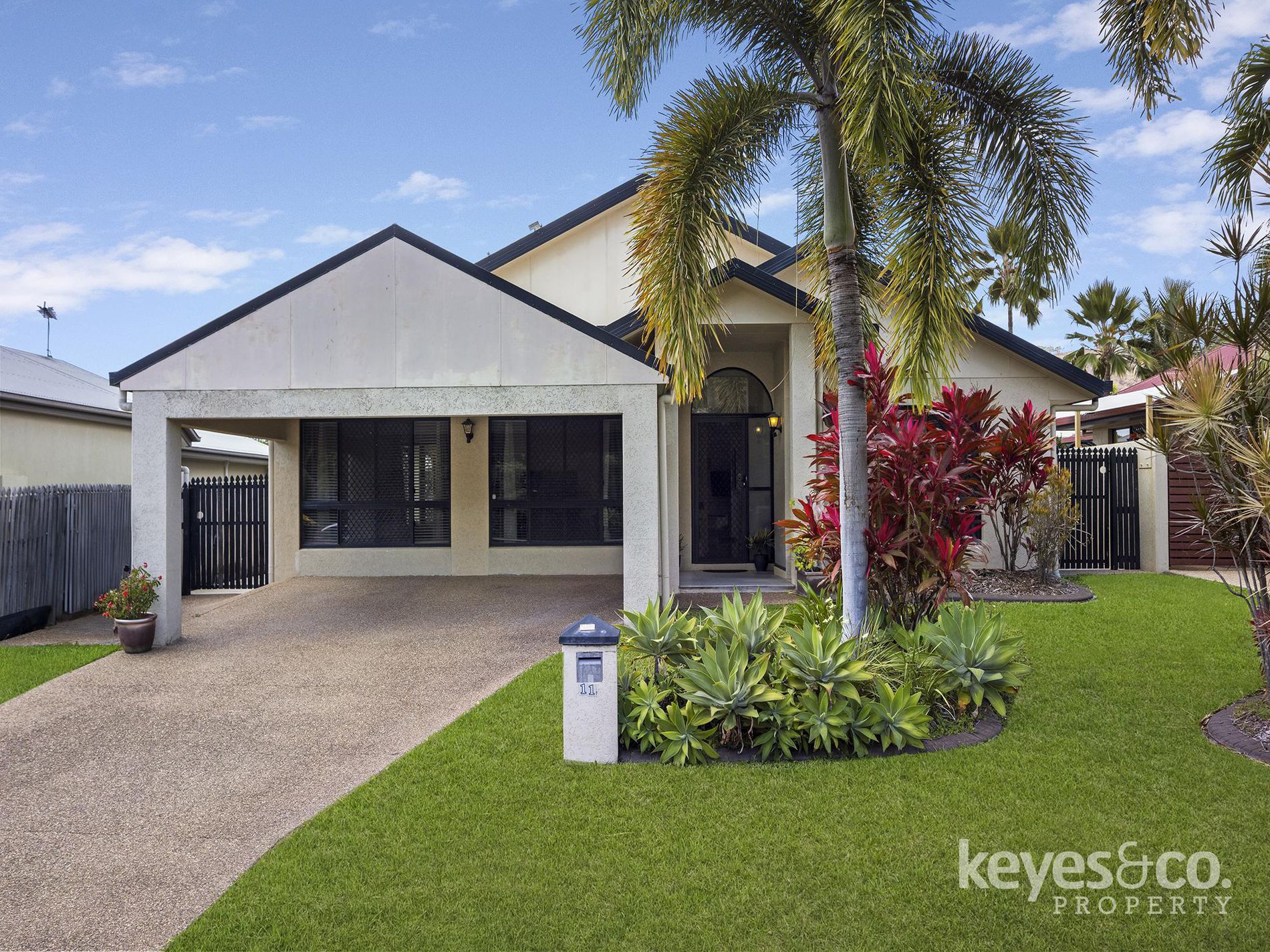 11 Redbank Court, Mount Louisa