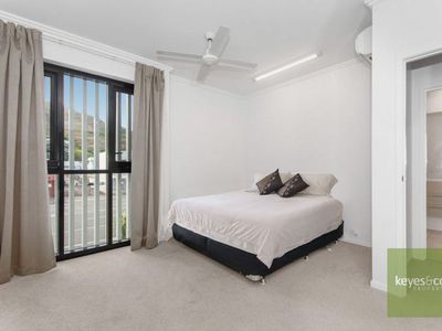 4 / 5 Kingsway Place, Townsville City