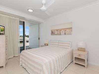 27 / 7 Mariners Drive, Townsville City