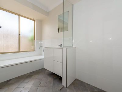 7 Wood Court , Leda