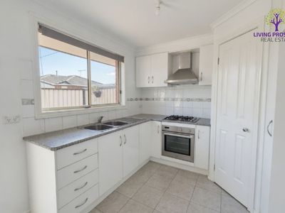 2 / 80-82 Linden Street, Altona Meadows