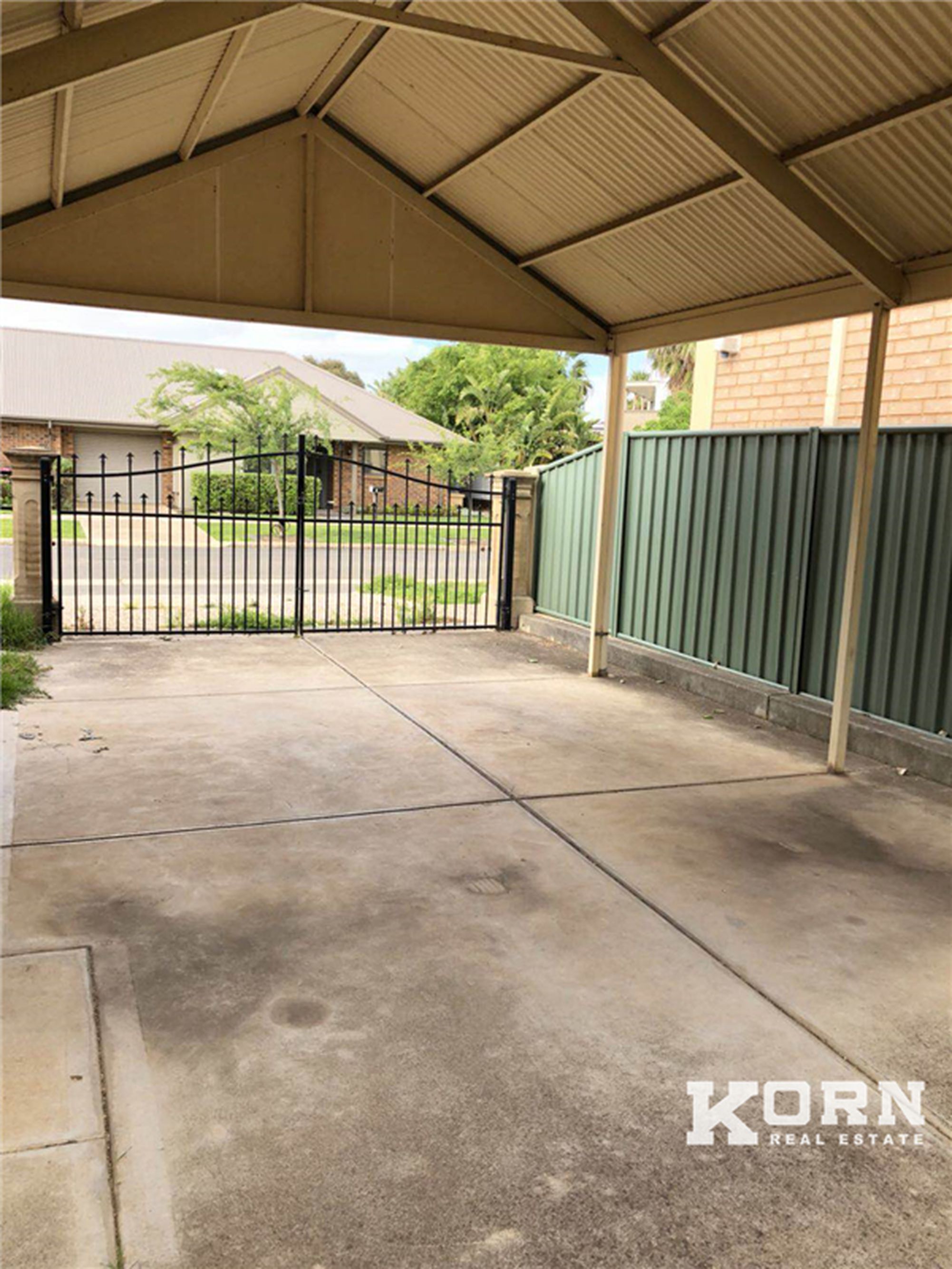 6 Trinity Circuit, Mawson Lakes