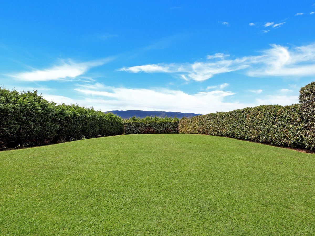 38 Jannina Drive, Atherton