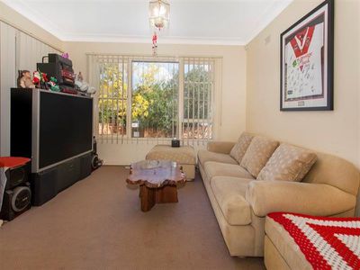 14 Buckle Cres, West Wollongong