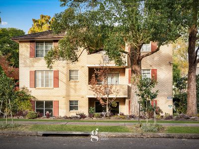 1 / 9 Doomben Avenue, Eastwood