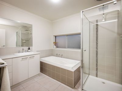 3 CONDAMINE STREET, West Wodonga