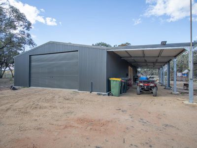 8687 Pretty Pine Road, Moulamein