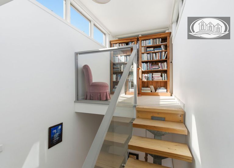 8 Aquarius Court, Portland North