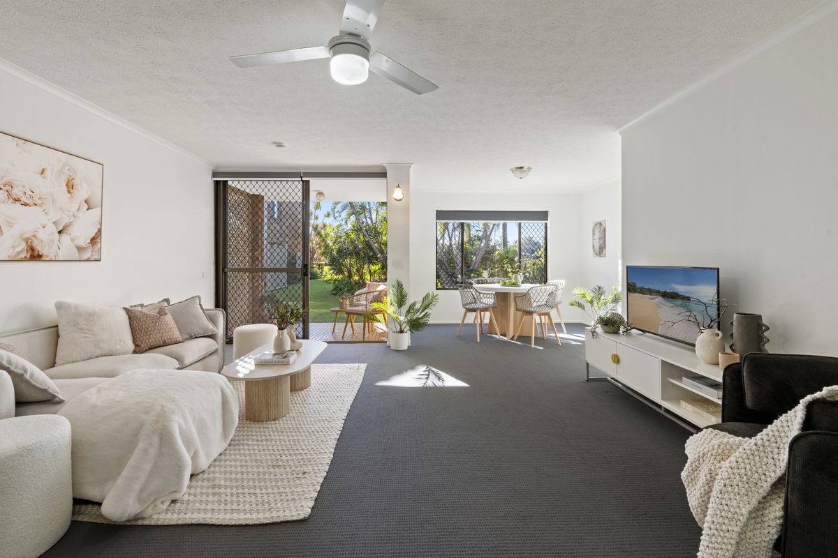 2 / 22 Dunlop Court, Mermaid Waters
