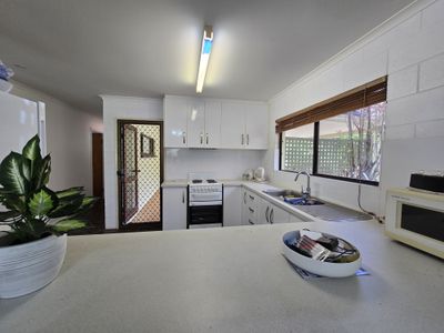 15 Twelfth Avenue, Atherton