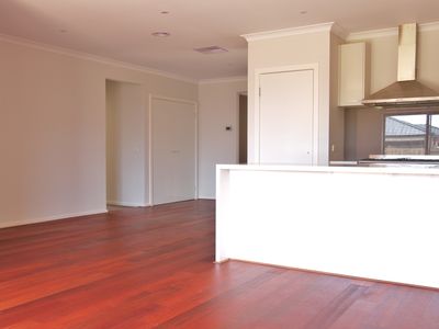 21 St Gwinear Lane, Cranbourne North