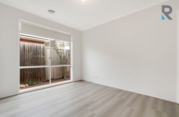 70 Kennedy Parade, Roxburgh Park