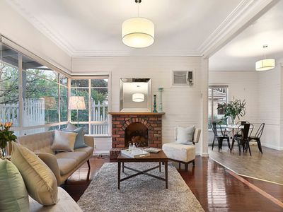 1 / 35 Kingsley Grove, Mount Waverley