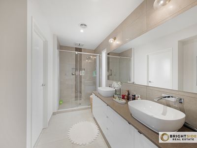 6 Tesla Grange, Clyde North