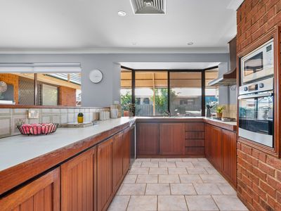 18 Robertson Street, West Lamington