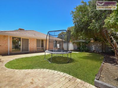 12 Chungking Grove, Stratton