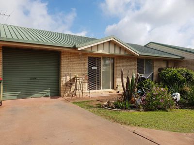 2 / 18 Savoy Street, Kingaroy