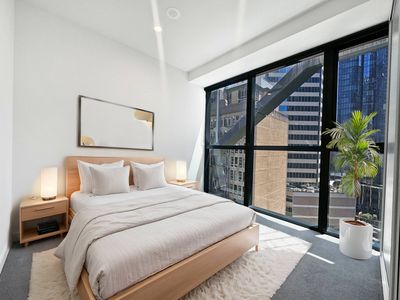 1002 / 327 La Trobe Street, Melbourne