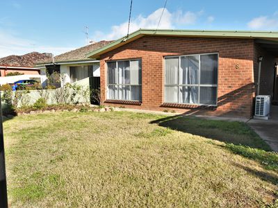 8 DOYLE STREET, Wangaratta