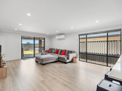 13 Starapple Chase, Upper Swan
