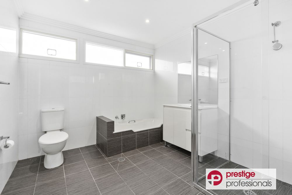 32 Burton Avenue, Moorebank