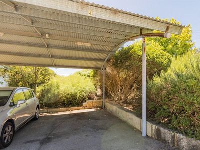 4/12 Edmund way, Calista