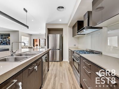 4 Harper Crescent, Cranbourne West