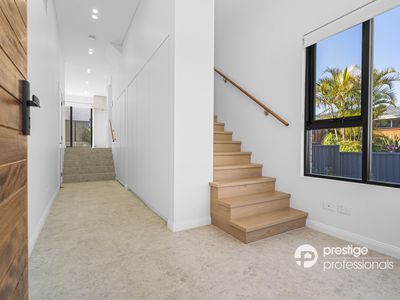 2 / 5 Elouera Crescent, Moorebank