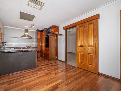82 Lyrebird Way, Thornlie