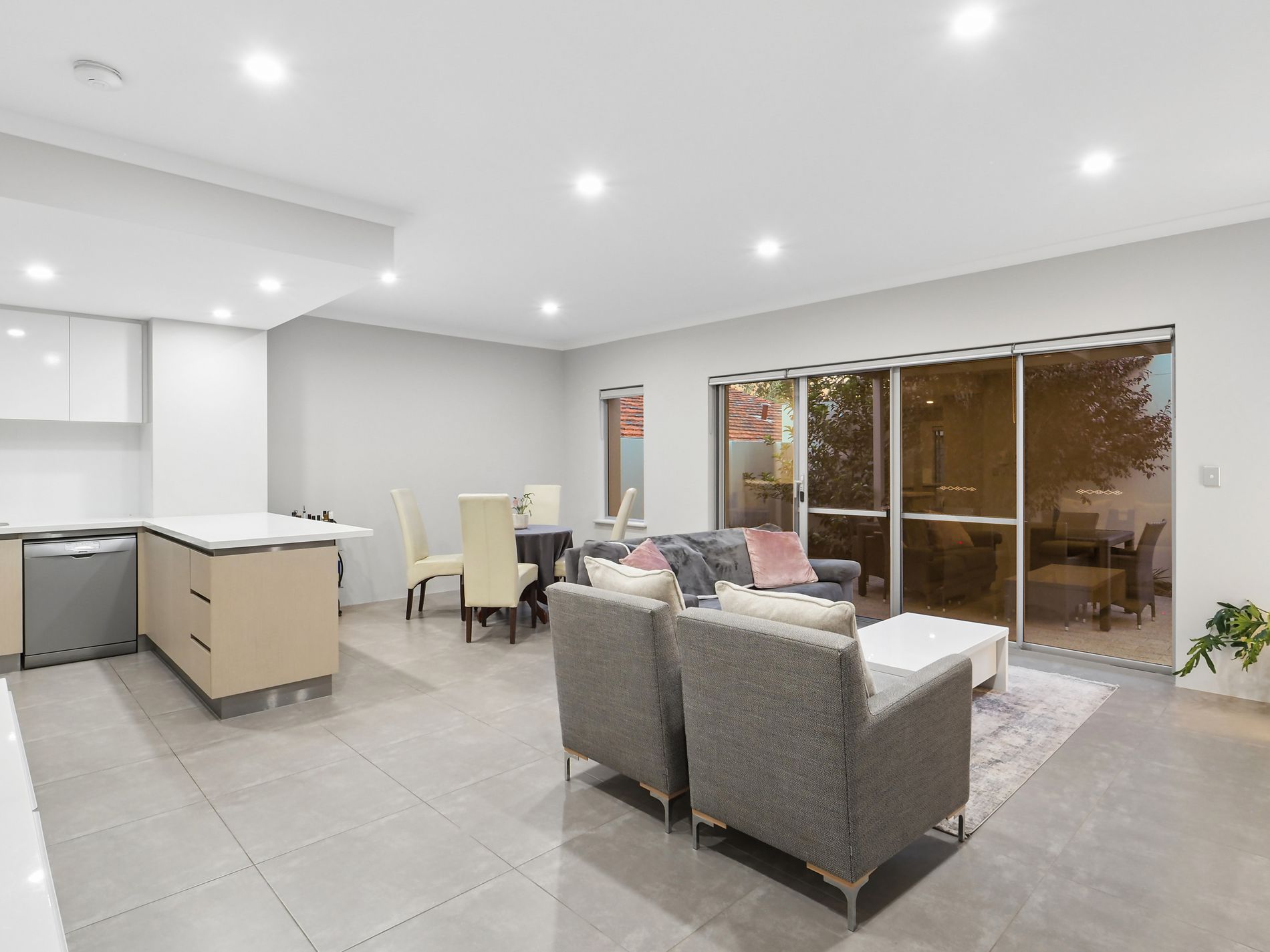 406C Canning Highway, Como