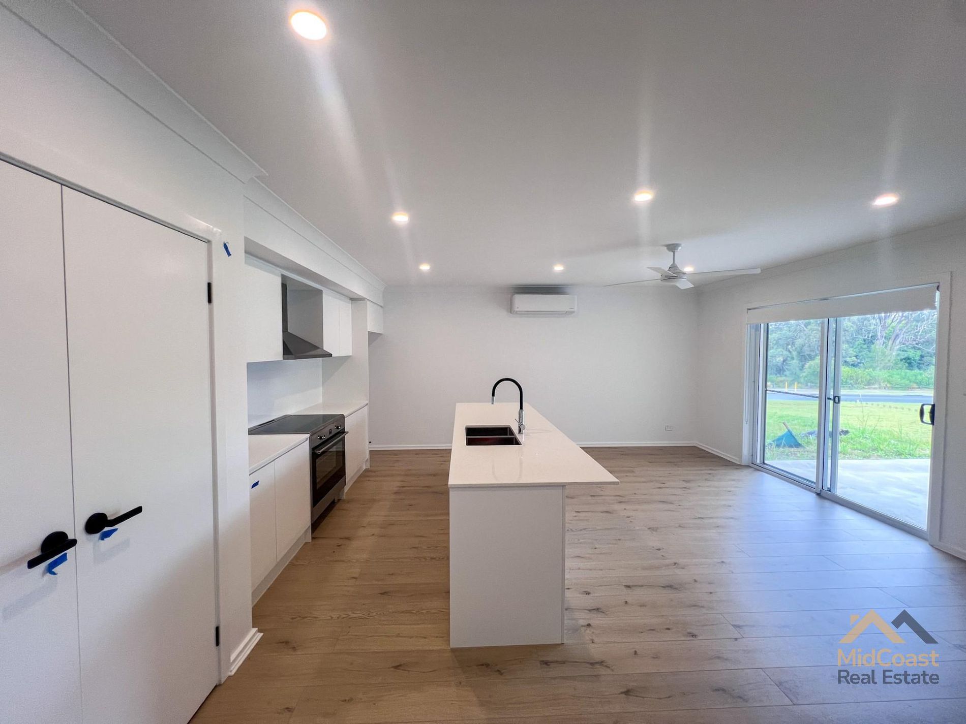 8 Jade Crescent, Diamond Beach