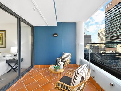 2202 / 1 Hosking Place, Sydney