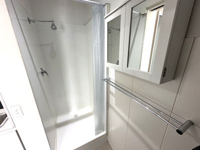 202 Como Pde East, Parkdale