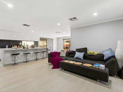 6 Shelduck Crescent, Bennett Springs